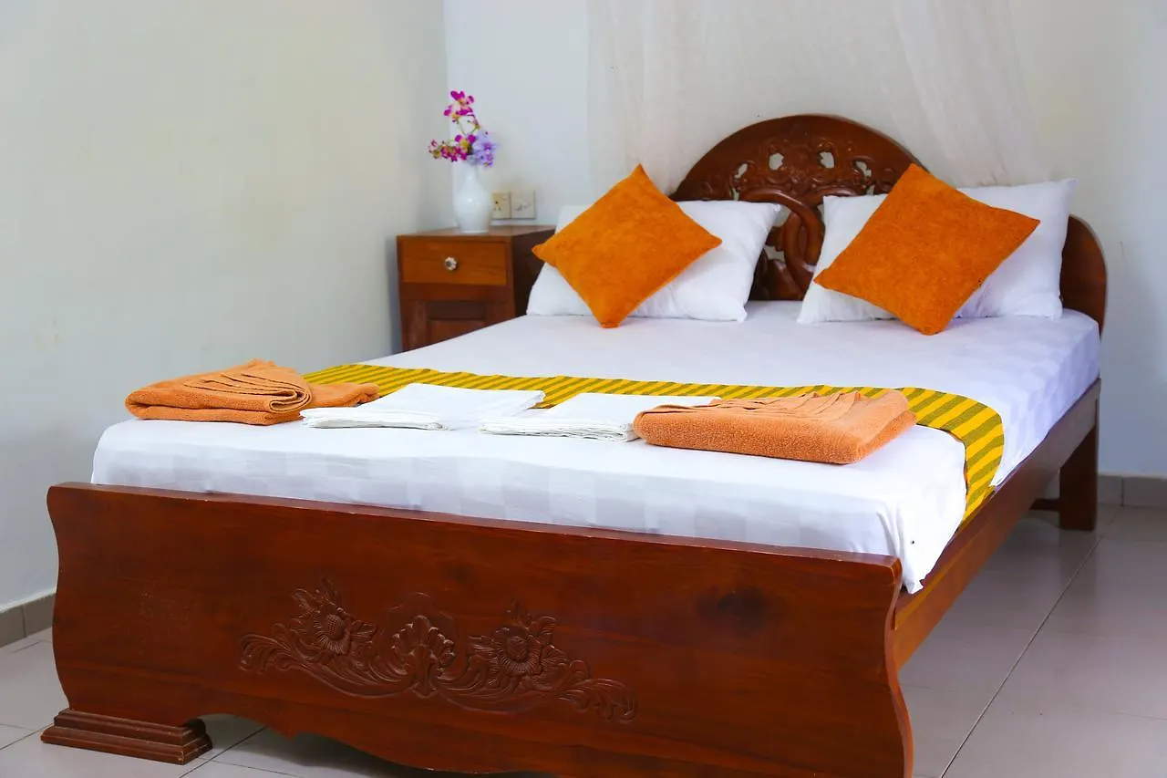 Pensión Silvereen Guesthouse Negombo