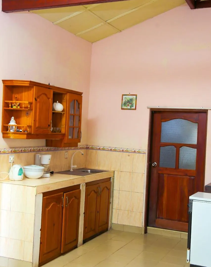 Pensión Silvereen Guesthouse Negombo