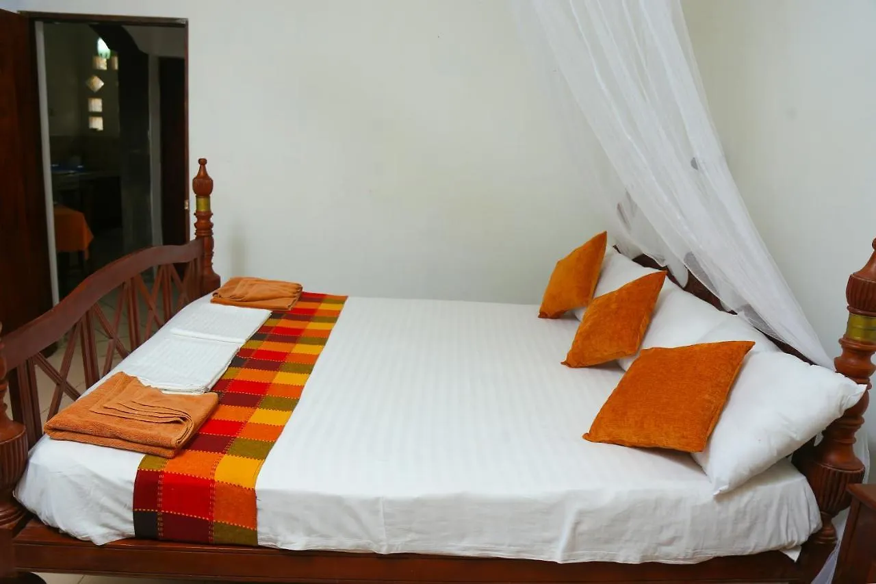 Silvereen Guesthouse Negombo