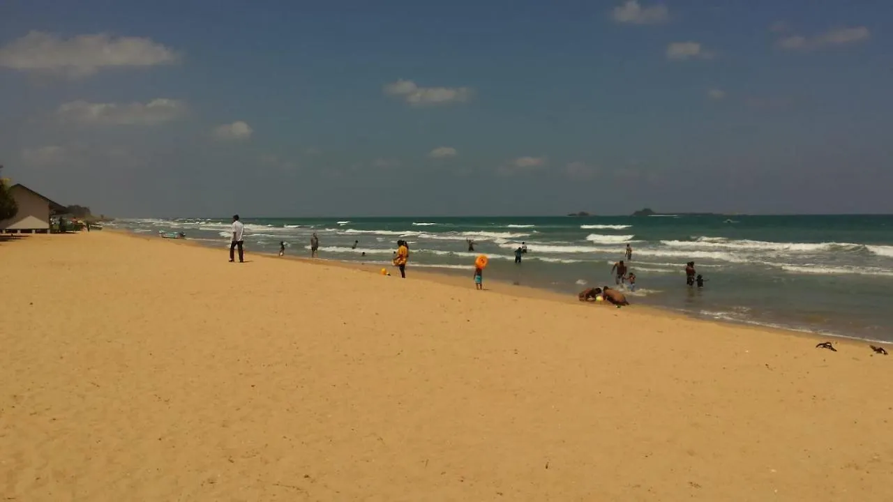 Silvereen Guesthouse Negombo 0*,